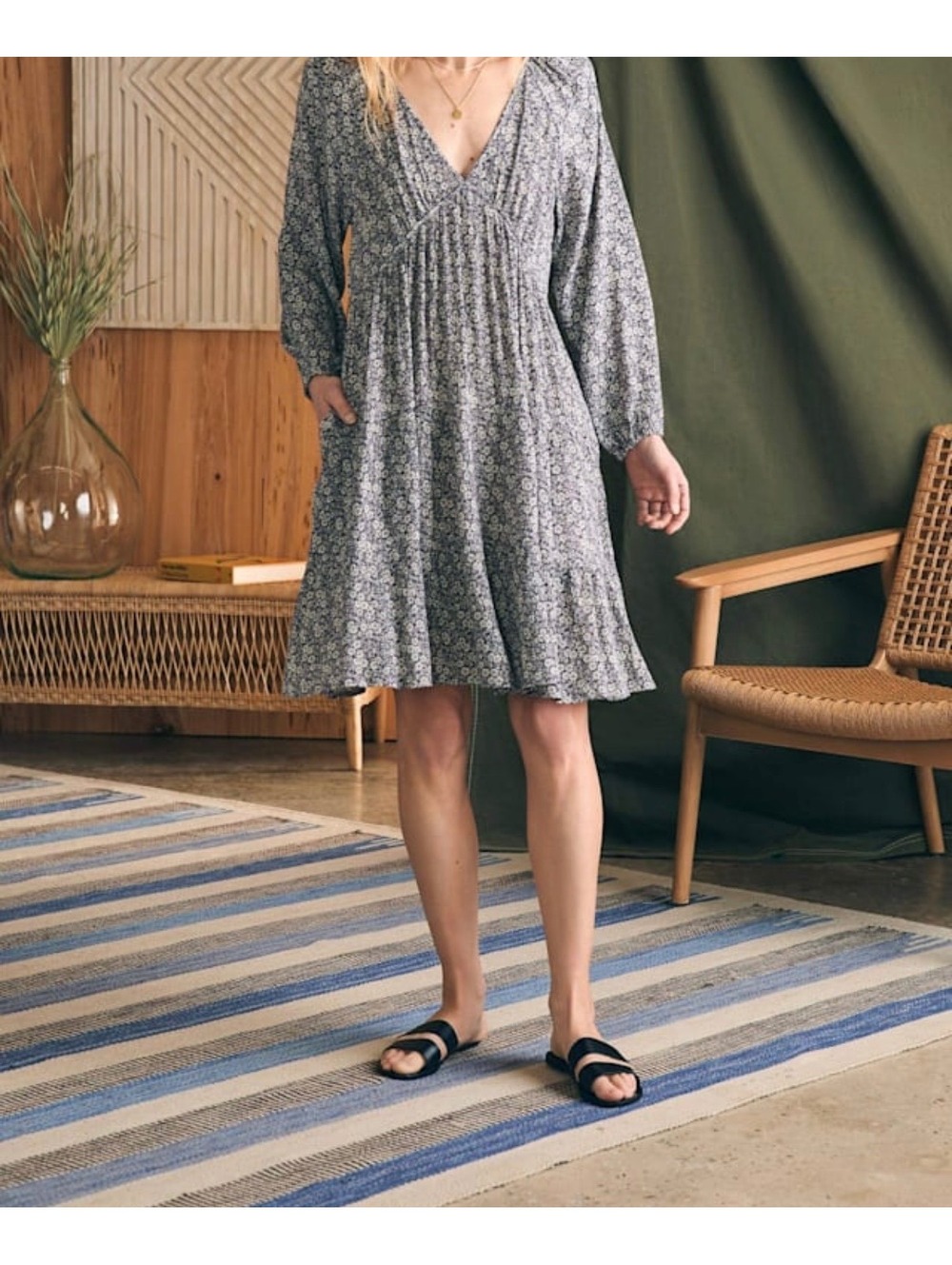 Women’s NWOT Faherty Sirene Dress Navy Disty Floral Boho Hipie Beachy Medium